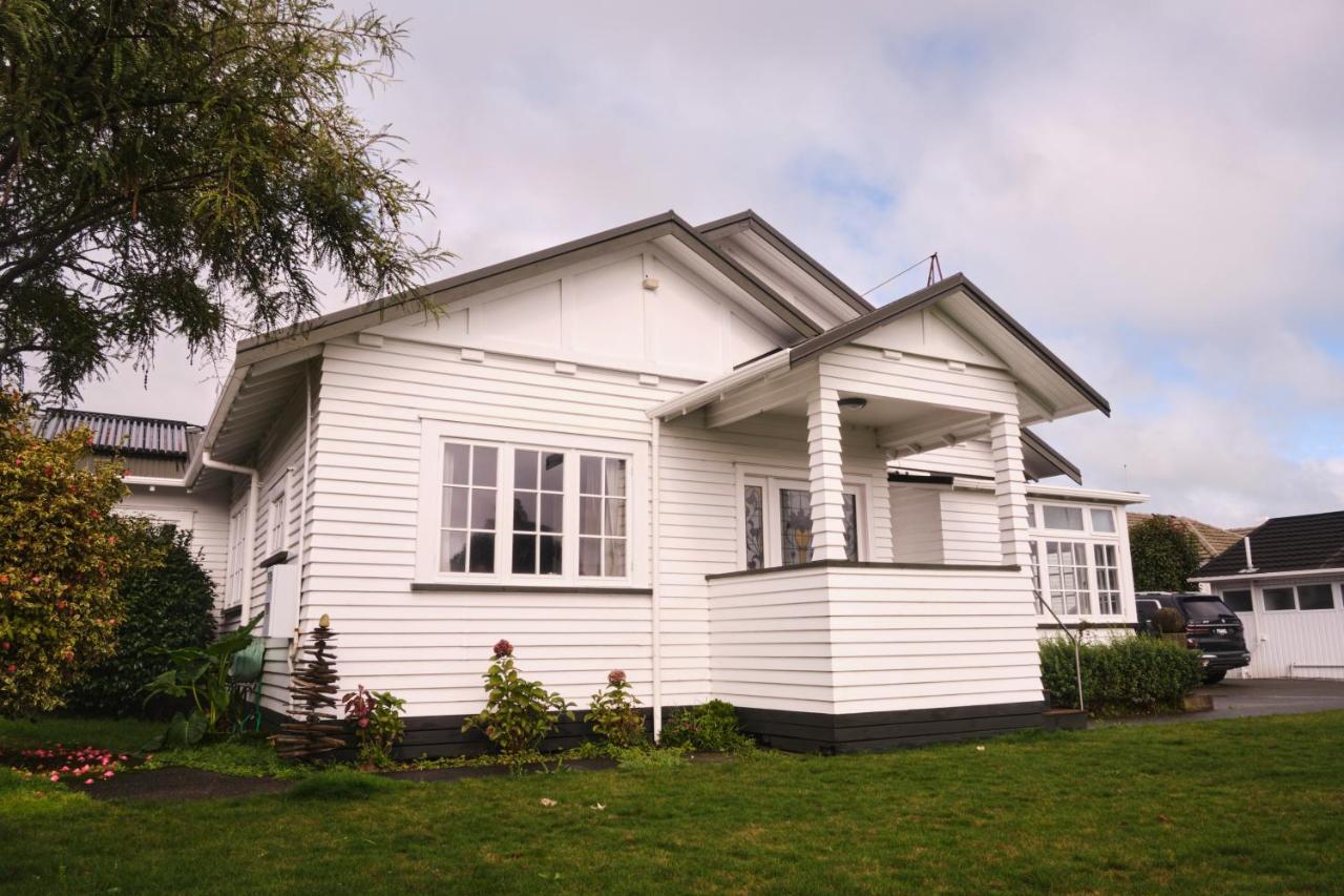 Victorian Designs - Spacious Home In Rotorua Central מראה חיצוני תמונה
